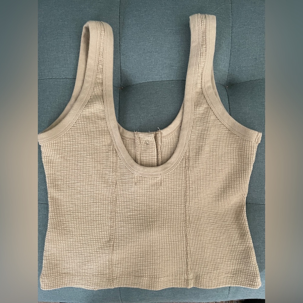 🌻5/$16🌻 Cropped waffle tank - Picture 2 of 5